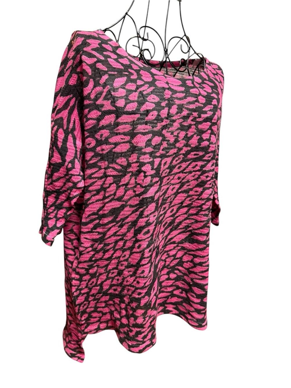 Nally & Millie Pink and Black Abstract Knit Top S/M